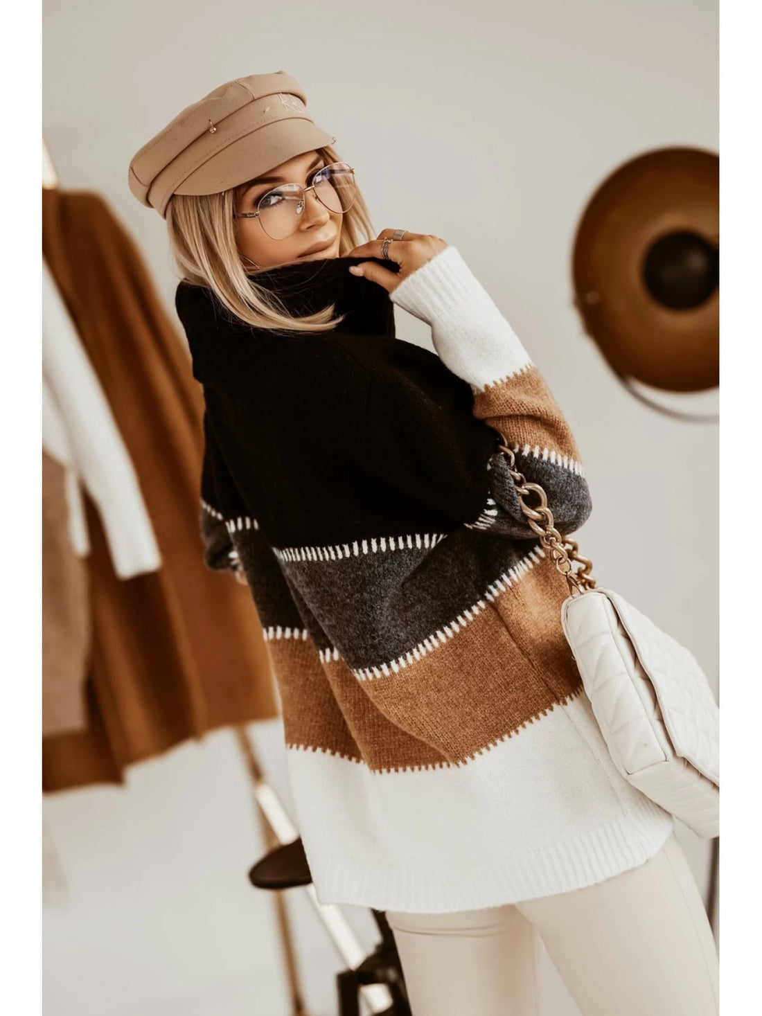 Elvayn | Contrast Collar Knit Sweater